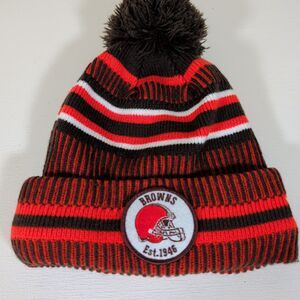 New Era Cleveland Browns NFL Cuffed Knit Pom Beanie Hat - Est. 1946 Patch